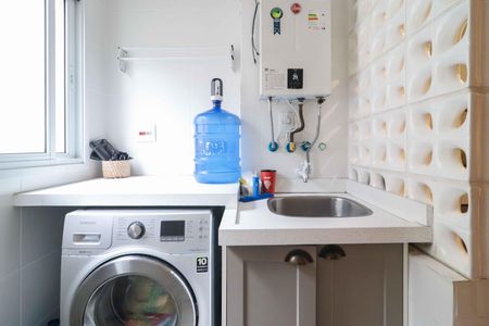 Apartamento à venda com 73m², 2 quartos e 2 vagasCozinha e Área de Serviço