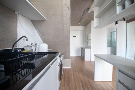 Cozinha de apartamento à venda com 1 quarto, 40m² em Santo Amaro, São Paulo