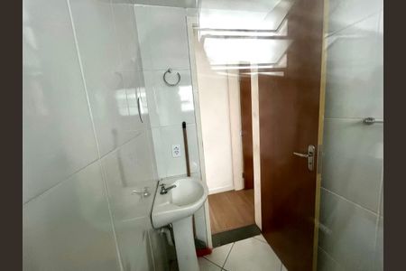 Apartamento à venda com 44m², 2 quartos e sem vaga Apartamento à venda com 44m², 2 quartos e sem vagaBanheiro