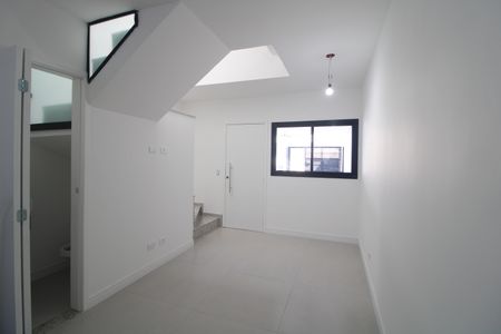 Sala de casa à venda com 3 quartos, 125m² em Jardim Alzira, São Paulo