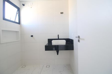 Casa à venda com 125m², 3 quartos e 2 vagasBanheiro da Suíte