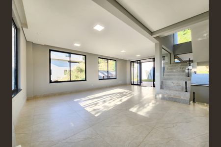 Casa de condomínio para alugar com 263m², 4 quartos e 4 vagas Casa de condomínio para alugar com 263m², 4 quartos e 4 vagasSala