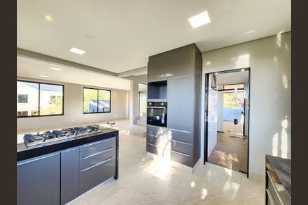 Casa de condomínio para alugar com 263m², 4 quartos e 4 vagas Casa de condomínio para alugar com 263m², 4 quartos e 4 vagasCozinha - Armários