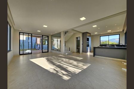 Casa de condomínio para alugar com 263m², 4 quartos e 4 vagas Casa de condomínio para alugar com 263m², 4 quartos e 4 vagasSala