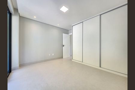 Casa de condomínio para alugar com 263m², 4 quartos e 4 vagas Casa de condomínio para alugar com 263m², 4 quartos e 4 vagasQuarto semi Suíte 3