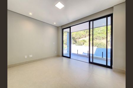 Casa de condomínio para alugar com 263m², 4 quartos e 4 vagas Casa de condomínio para alugar com 263m², 4 quartos e 4 vagasQuarto semi Suíte 3