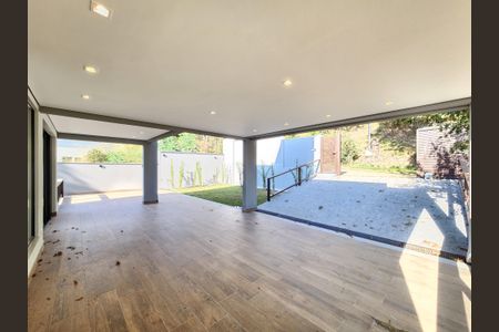 Casa de condomínio para alugar com 263m², 4 quartos e 4 vagas Casa de condomínio para alugar com 263m², 4 quartos e 4 vagasGaragem