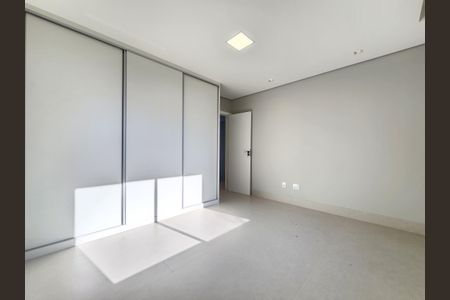 Casa de condomínio para alugar com 263m², 4 quartos e 4 vagas Casa de condomínio para alugar com 263m², 4 quartos e 4 vagasQuarto semi Suíte 2