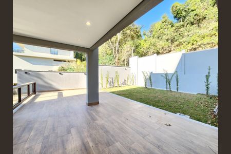 Casa de condomínio para alugar com 263m², 4 quartos e 4 vagas Casa de condomínio para alugar com 263m², 4 quartos e 4 vagasÁrea externa