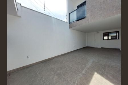 Casa à venda com 124m², 3 quartos e 2 vagasGaragem