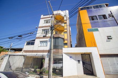 Apartamento à venda com 169m², 4 quartos e 3 vagas Apartamento à venda com 169m², 4 quartos e 3 vagasFachada e portaria