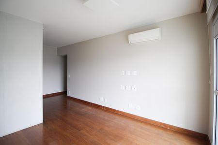 Apartamento à venda com 210m², 4 quartos e 3 vagasSuíte 2