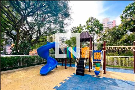 Apartamento à venda com 210m², 4 quartos e 3 vagasÁrea comum - Playground