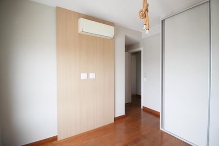 Apartamento à venda com 210m², 4 quartos e 3 vagasSuíte 2