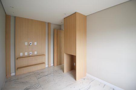 Apartamento à venda com 210m², 4 quartos e 3 vagasSuíte 1 