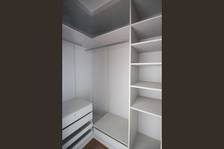 Apartamento à venda com 210m², 4 quartos e 3 vagasCloset da Suíte 2