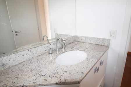 Apartamento à venda com 210m², 4 quartos e 3 vagasBanheiro da Suíte 2