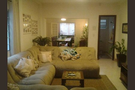 Casa de condomínio à venda com 130m², 4 quartos e 4 vagas