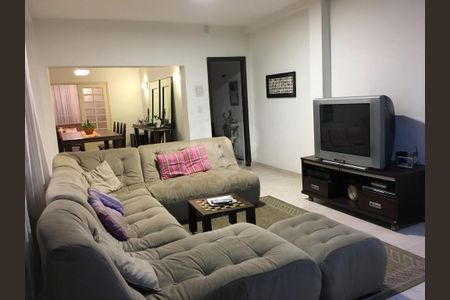 Casa de condomínio à venda com 130m², 4 quartos e 4 vagas