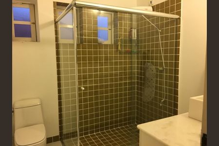 Casa de condomínio à venda com 130m², 4 quartos e 4 vagas