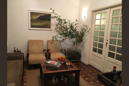 Casa de condomínio à venda com 130m², 4 quartos e 4 vagas