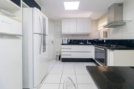 Apartamento à venda com 147m², 4 quartos e 2 vagasCozinha