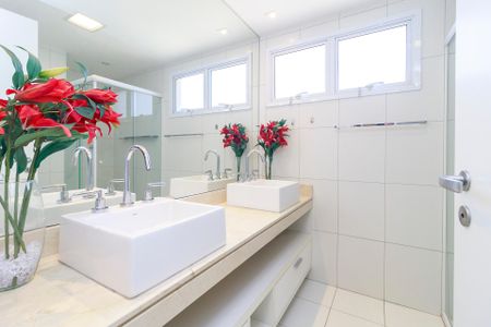 Apartamento à venda com 147m², 4 quartos e 2 vagasSuíte 1 - Banheiro