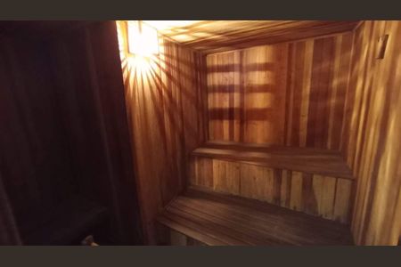 Casa à venda com 657m², 4 quartos e 7 vagas Casa à venda com 657m², 4 quartos e 7 vagasÁrea Externa