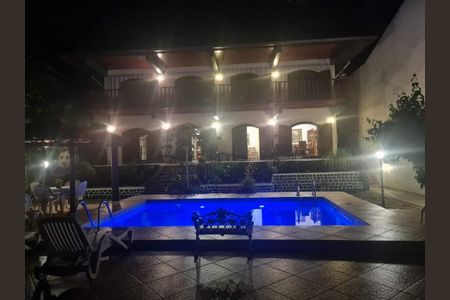 Casa à venda com 657m², 4 quartos e 7 vagas Casa à venda com 657m², 4 quartos e 7 vagasÁrea Externa