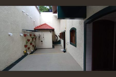 Casa à venda com 657m², 4 quartos e 7 vagas Casa à venda com 657m², 4 quartos e 7 vagasÁrea Externa