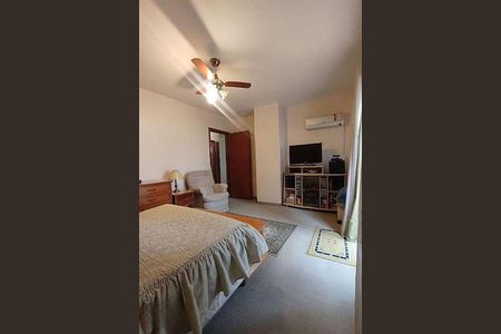 Casa à venda com 5 quartos, 300m² em Petrópolis, Porto Alegre