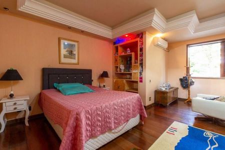 Casa à venda com 579m², 3 quartos e 5 vagas
