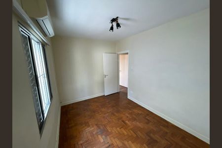 Casa à venda com 240m², 3 quartos e 2 vagas