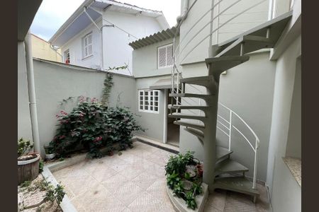 Casa à venda com 240m², 3 quartos e 2 vagas
