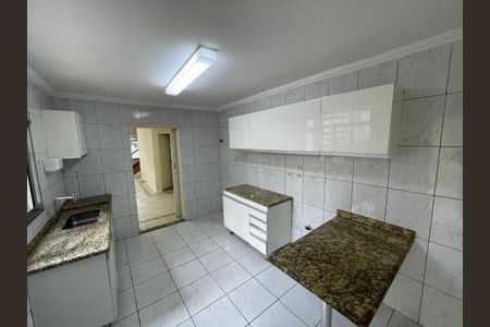 Casa à venda com 240m², 3 quartos e 2 vagas