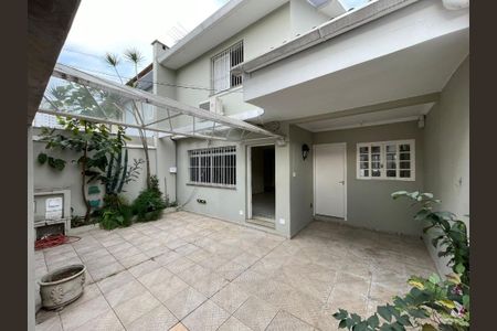 Casa à venda com 240m², 3 quartos e 2 vagas