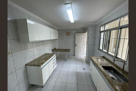 Casa à venda com 240m², 3 quartos e 2 vagas