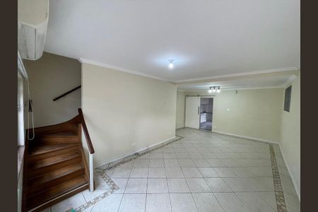 Casa à venda com 240m², 3 quartos e 2 vagas