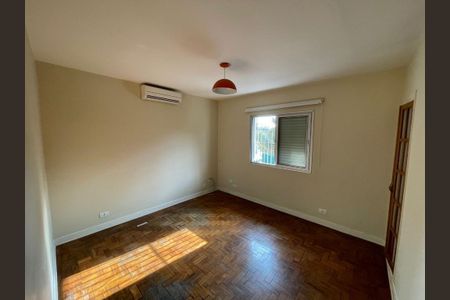 Casa à venda com 240m², 3 quartos e 2 vagas