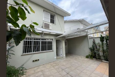 Casa à venda com 240m², 3 quartos e 2 vagas