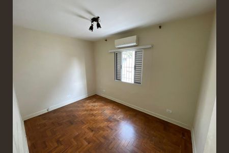 Casa à venda com 240m², 3 quartos e 2 vagas