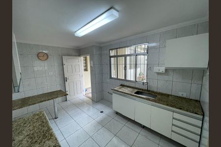 Casa à venda com 240m², 3 quartos e 2 vagas