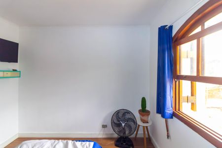 Casa de condomínio à venda com 200m², 3 quartos e 4 vagasQuarto 2