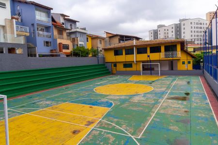 Casa de condomínio à venda com 200m², 3 quartos e 4 vagasQuadra