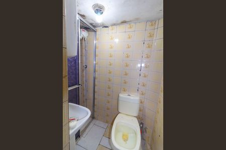 Casa de condomínio à venda com 200m², 3 quartos e 4 vagasBanheiro de serviço