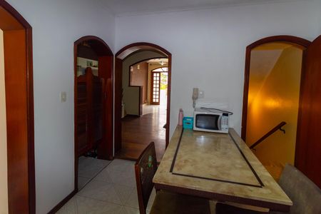 Casa de condomínio à venda com 200m², 3 quartos e 4 vagasCopa