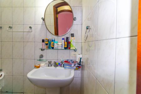 Casa de condomínio à venda com 200m², 3 quartos e 4 vagasBanheiro 2