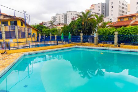 Casa de condomínio à venda com 200m², 3 quartos e 4 vagasÁrea comum - Piscina