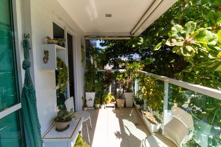 Apartamento à venda com 87m², 2 quartos e 1 vaga Apartamento à venda com 87m², 2 quartos e 1 vagaVaranda da Sala