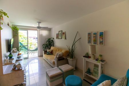 Apartamento à venda com 87m², 2 quartos e 1 vaga Apartamento à venda com 87m², 2 quartos e 1 vagaSala